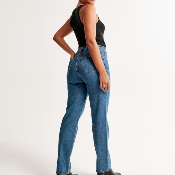Abercrombie & Fitch Ultra High Rise 90s Straight Jeans - Picture 2 of 7